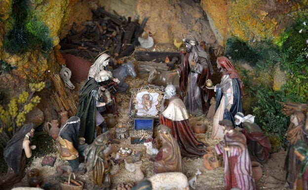 Imagen principal - El nacimiento está cuidado hasta el más mínimo detalle. 