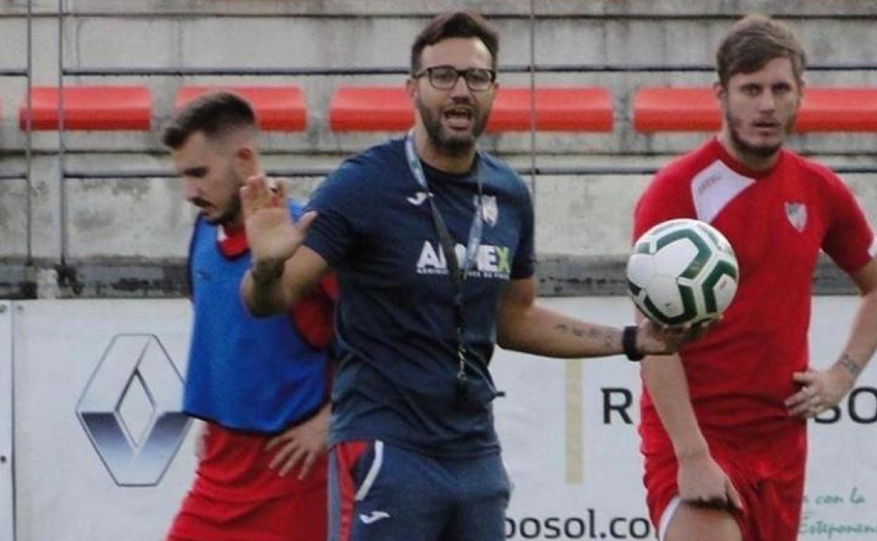«La afición del Estepona nos reclamaba un equipo en Tercera»