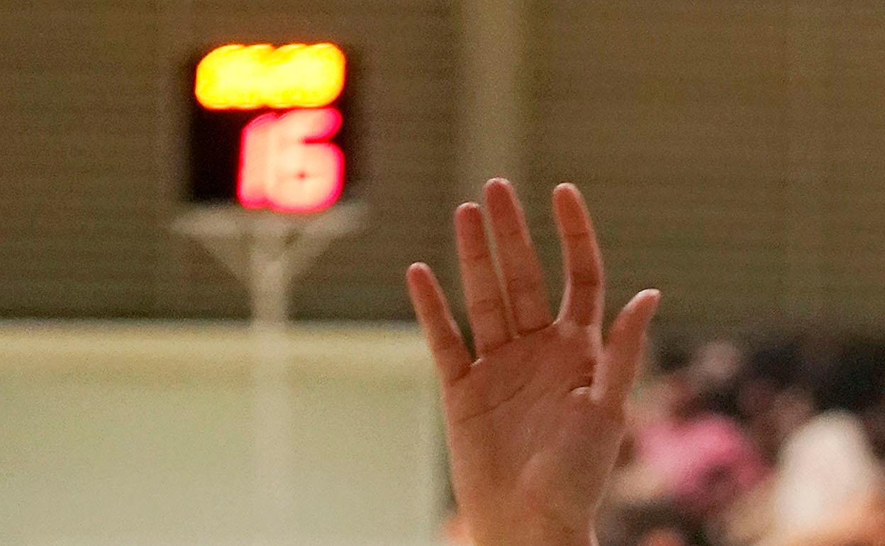 Pocek capturó 22 rebotes, casi la mitad del global del equipo. 