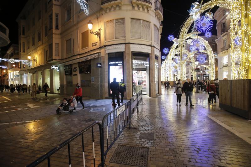 El cierre de bares y restaurantes reduce a partir de las seis la afluencia al Centro en el primer día con movilidad entre municipios