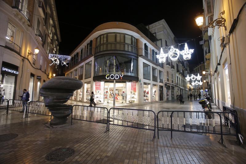 El cierre de bares y restaurantes reduce a partir de las seis la afluencia al Centro en el primer día con movilidad entre municipios