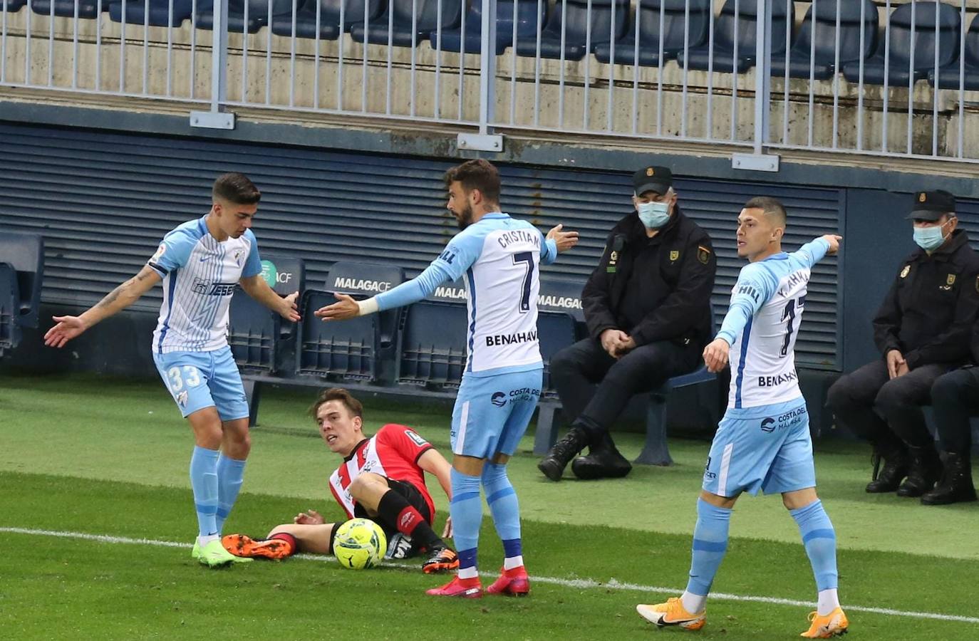 El partido se volvió a disputar en una Rosaleda sin público 