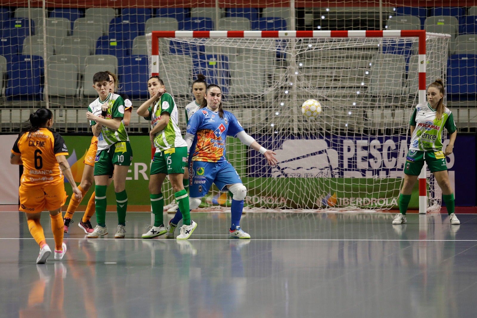 El cuadro lucense administra la ventaja mínima de un gol de doble penalti de Elena Aragón al final del primer tiempo, sin sufrir demasiado ante el Poio Pescamar