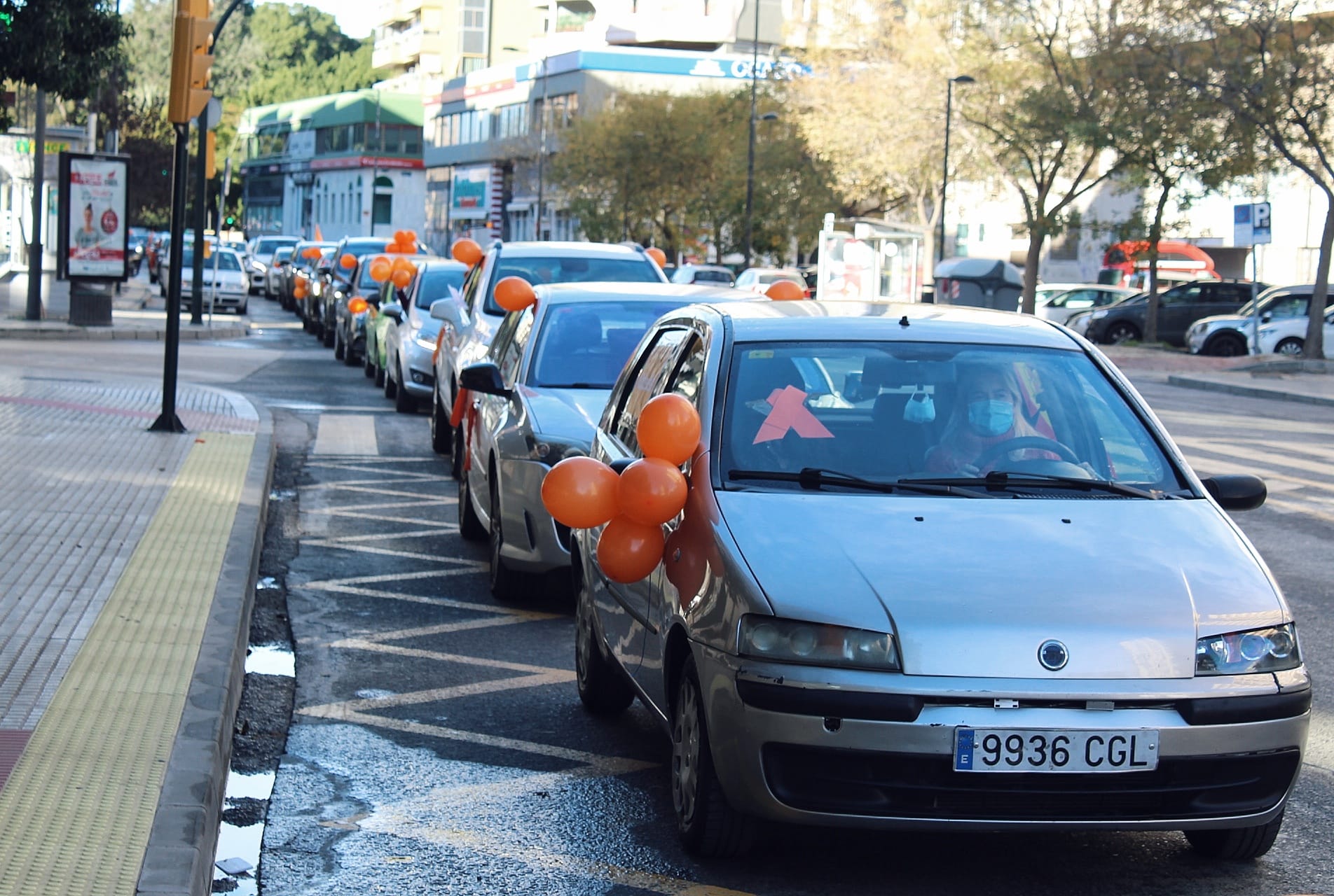 La caravana recorre calles del centro, desde la avenida de la Aurora al puente de la Misericordia