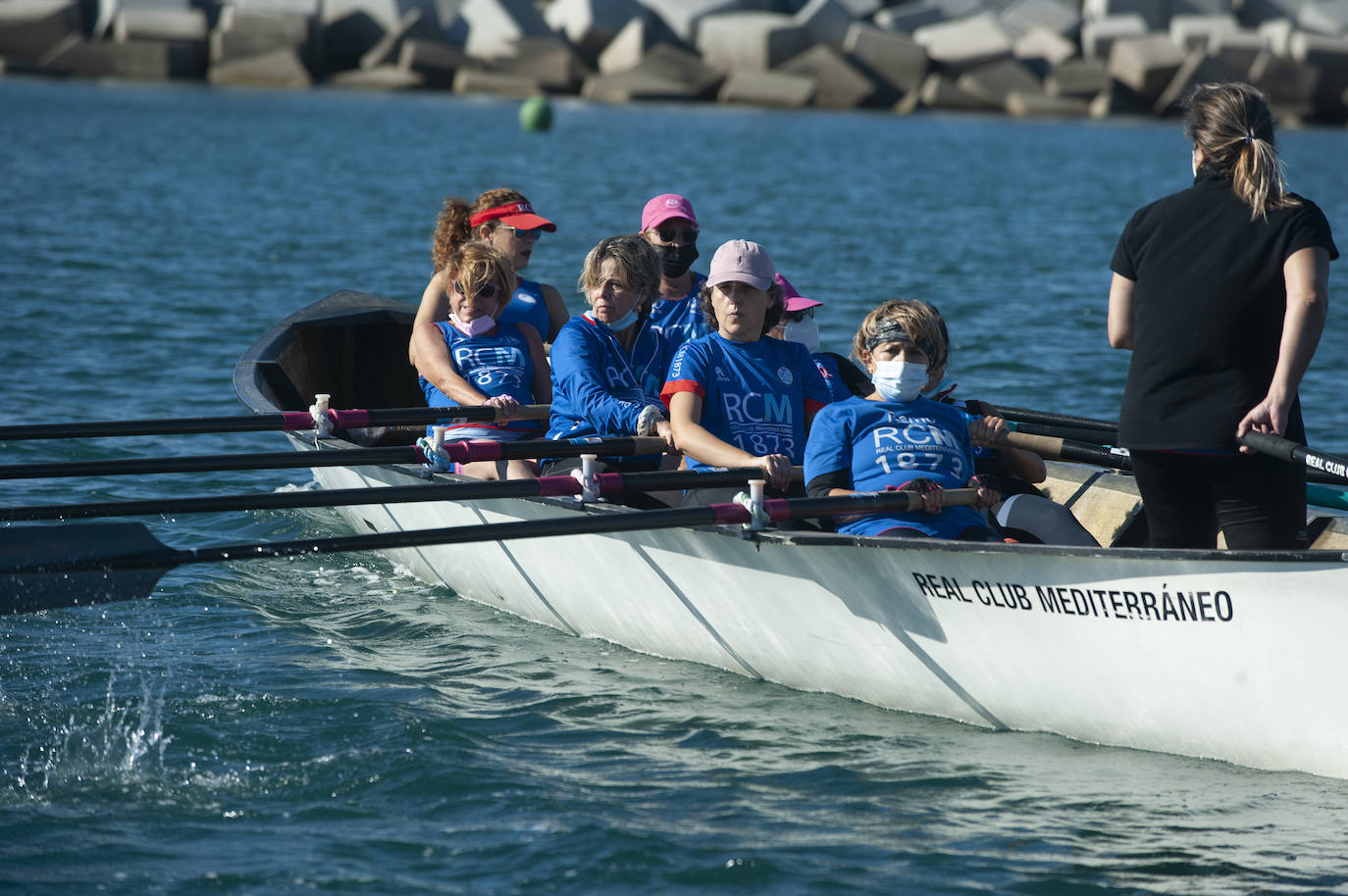 El Real Club Mediterráneo, escenario este domingo de la Regata de Invierno de Remo de Banco Fijo 'Ciudad de Málaga', organizada por el área de Deporte del Ayuntamiento de la ciudad, con el asesoramiento técnico de la Asociación Deportiva Málaga Dragon Boats BCS (Supervivientes del cáncer de mama)