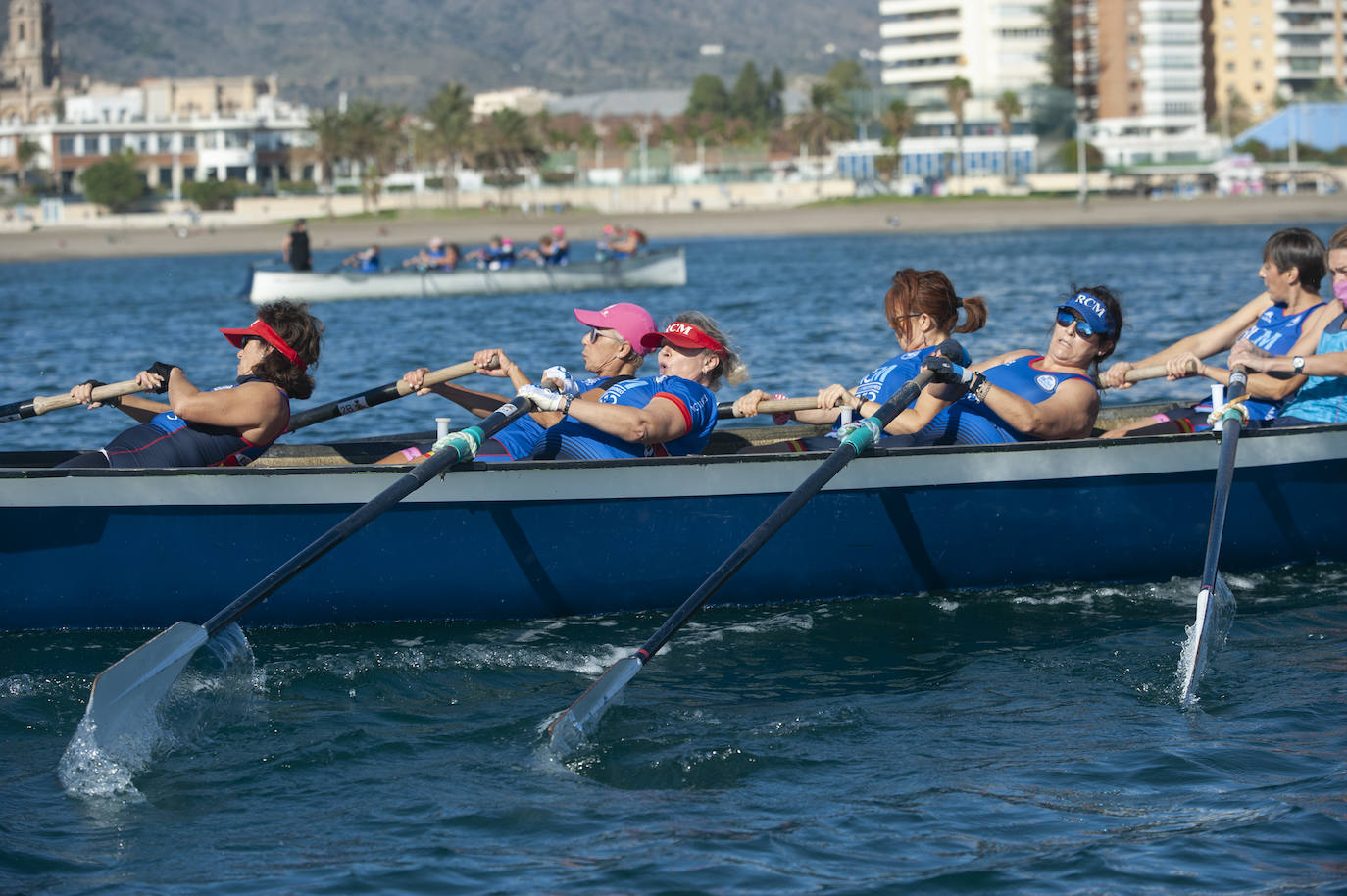 El Real Club Mediterráneo, escenario este domingo de la Regata de Invierno de Remo de Banco Fijo 'Ciudad de Málaga', organizada por el área de Deporte del Ayuntamiento de la ciudad, con el asesoramiento técnico de la Asociación Deportiva Málaga Dragon Boats BCS (Supervivientes del cáncer de mama)