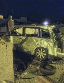 Imagen secundaria 2 - Imágenes del accidente en la calle Lope de Vega.