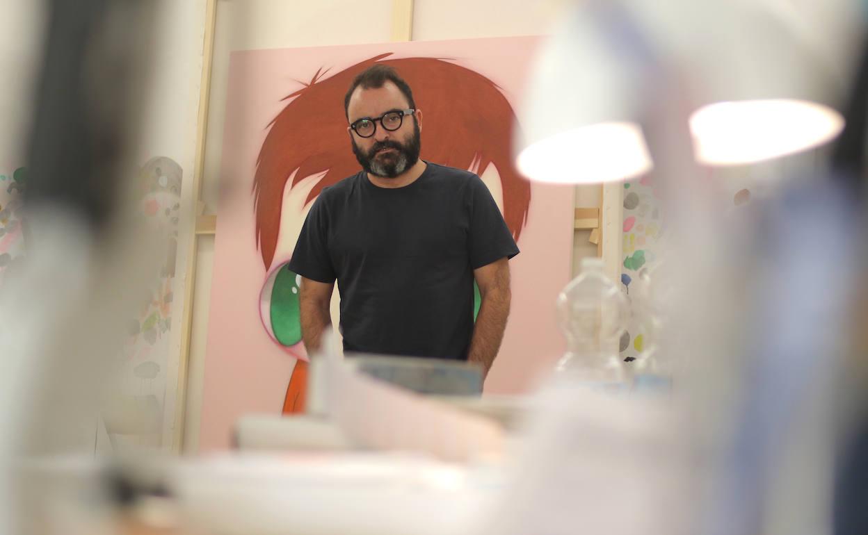 El artista malagueño Javier Calleja, en su estudio. 