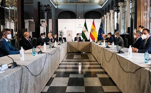 Moreno, en su reunión este lunes con representantes de la industria farmacéutica. 