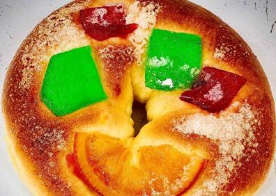 Imagen secundaria 1 - Los precios de estos roscones están entre 6 y 30 euros y os rellenos pueden ser de cremas o incluso de mermelada de AOVE. La panadería Peinado abrió sus puertas hace más de un cuarto de siglo.