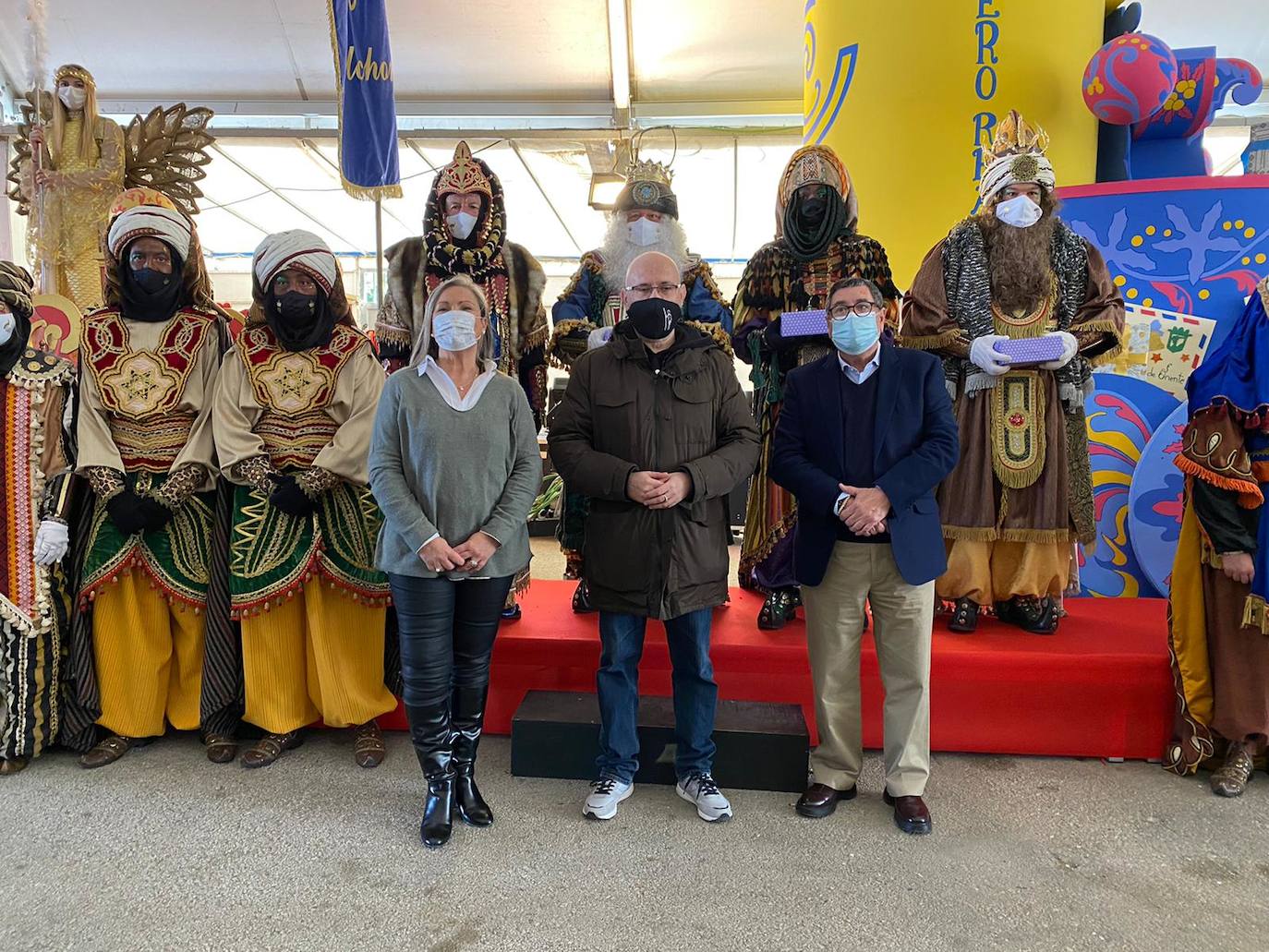 Los Reyes Magos visitan a los niños de Vélez-Málaga