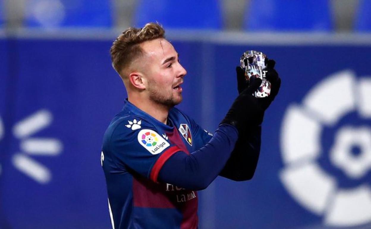 Javi Ontiveros, tras marcar su gol al Alavés el 12 de diciembre. 