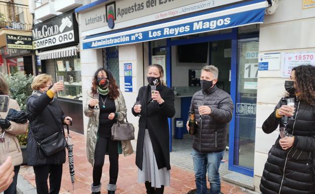 Administración 'Los Reyes Magos', encargada de repartir suerte en Estepona