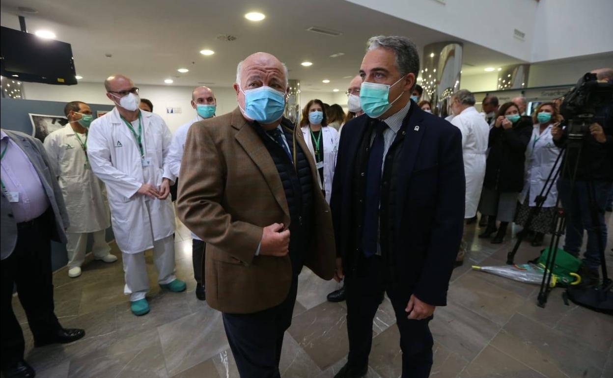 Aguirre y Bendodo, hoy en el Hospital Clínico de Málaga. 