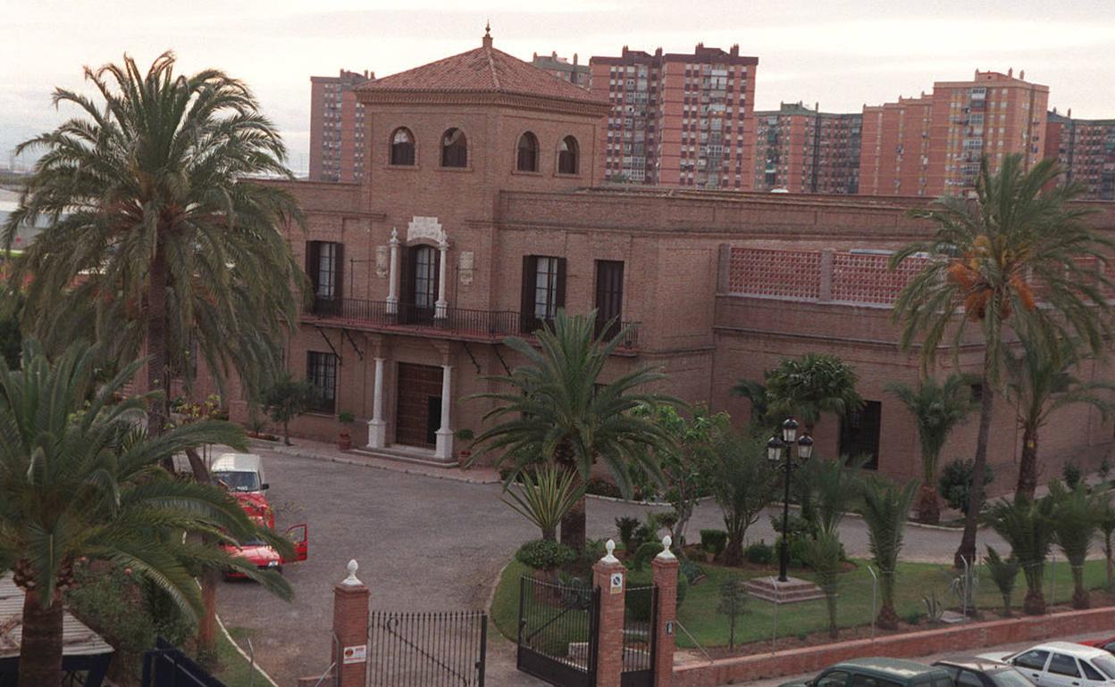 Fachada del Colegio de Médicos. 