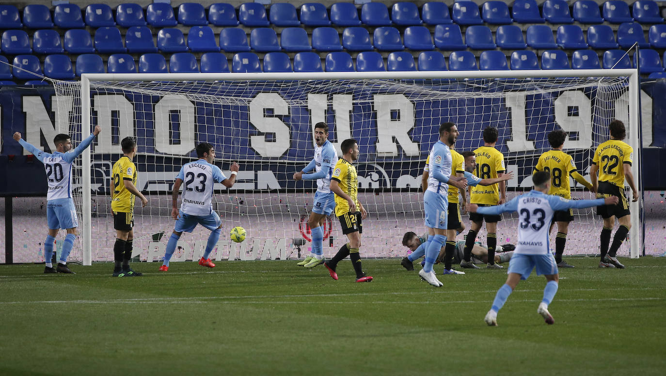 Los malaguistas celebran el gol de Rahmani 