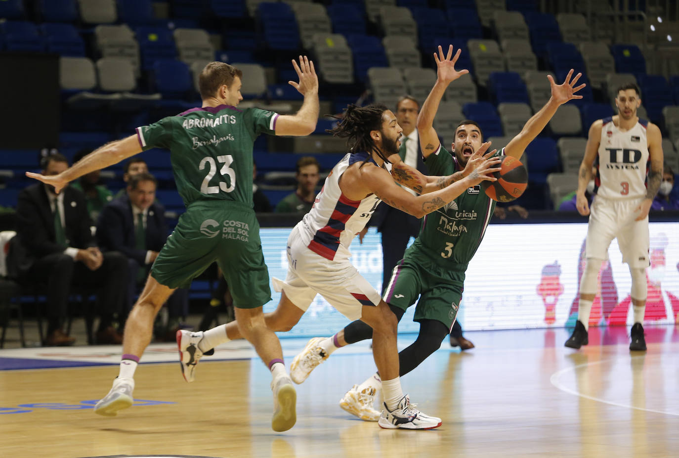 El Unicaja, derrotado en casa por el Baskonia. 