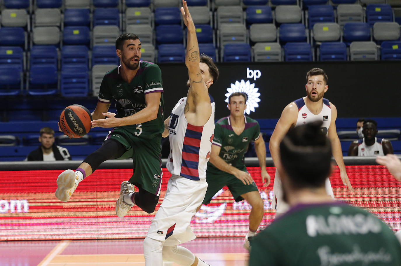 El Unicaja, derrotado en casa por el Baskonia. 