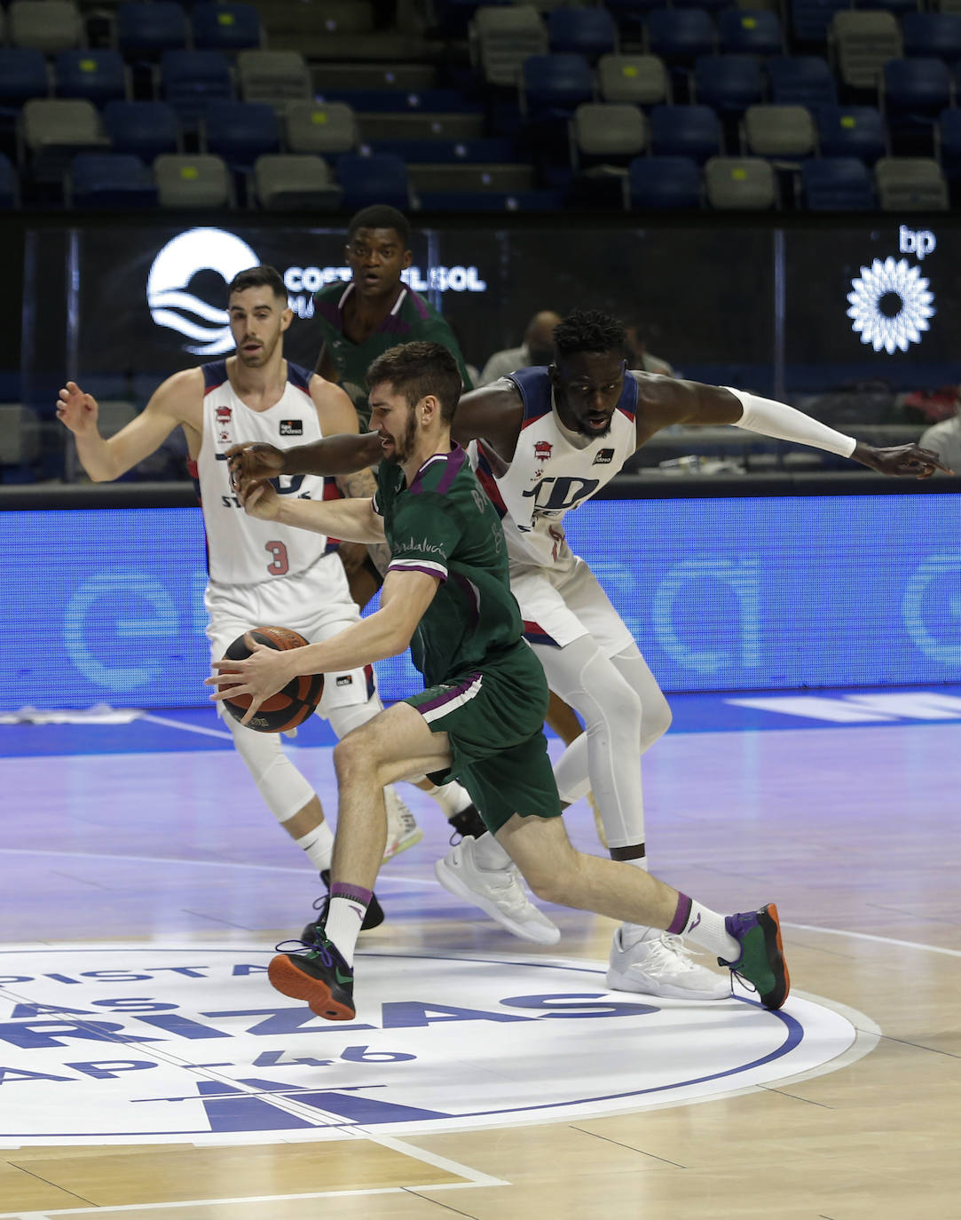 El Unicaja, derrotado en casa por el Baskonia. 