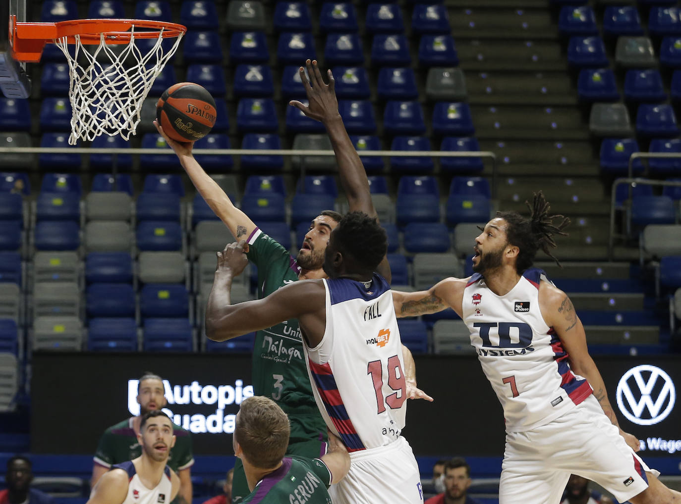 El Unicaja, derrotado en casa por el Baskonia. 