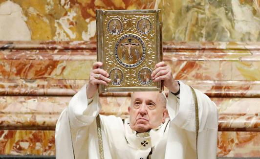 El papa Francisco en un acto religioso.