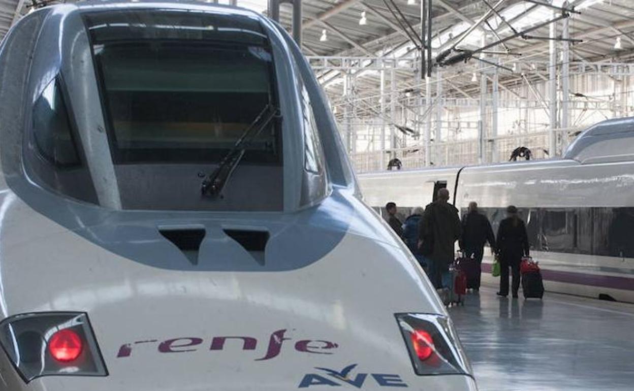 Renfe restablece 8 de los 12 AVE diarios entre Málaga y Madrid