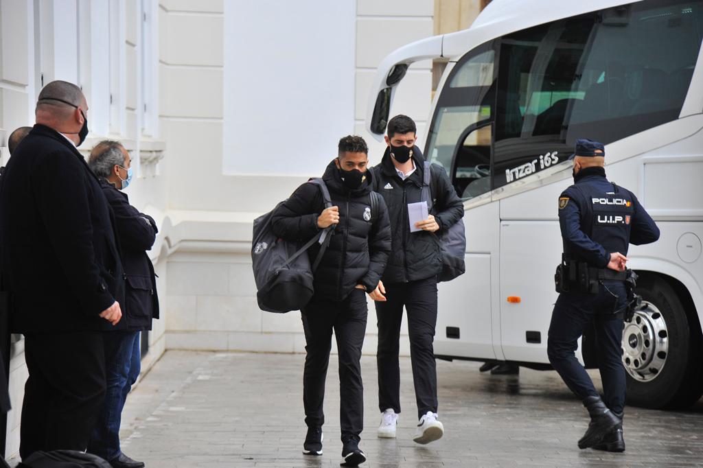 El conjunto blanco viajó directamente desde Pamplona sin pasar por la capita para evitar nuevas complicaciones por el tiempo