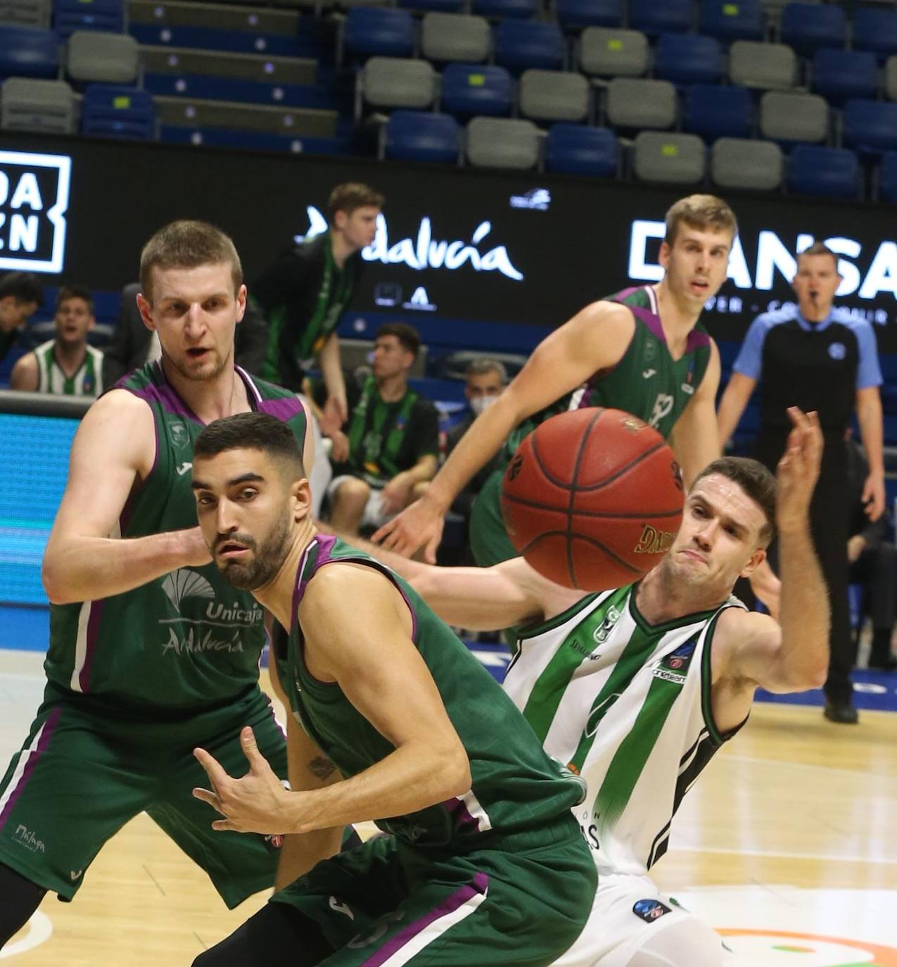 La segunda fase de la Eurocup arrancó en el Martín Carpena