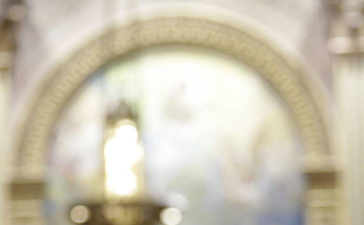 Imposición de la ceniza en el primer día de la cuaresma. 