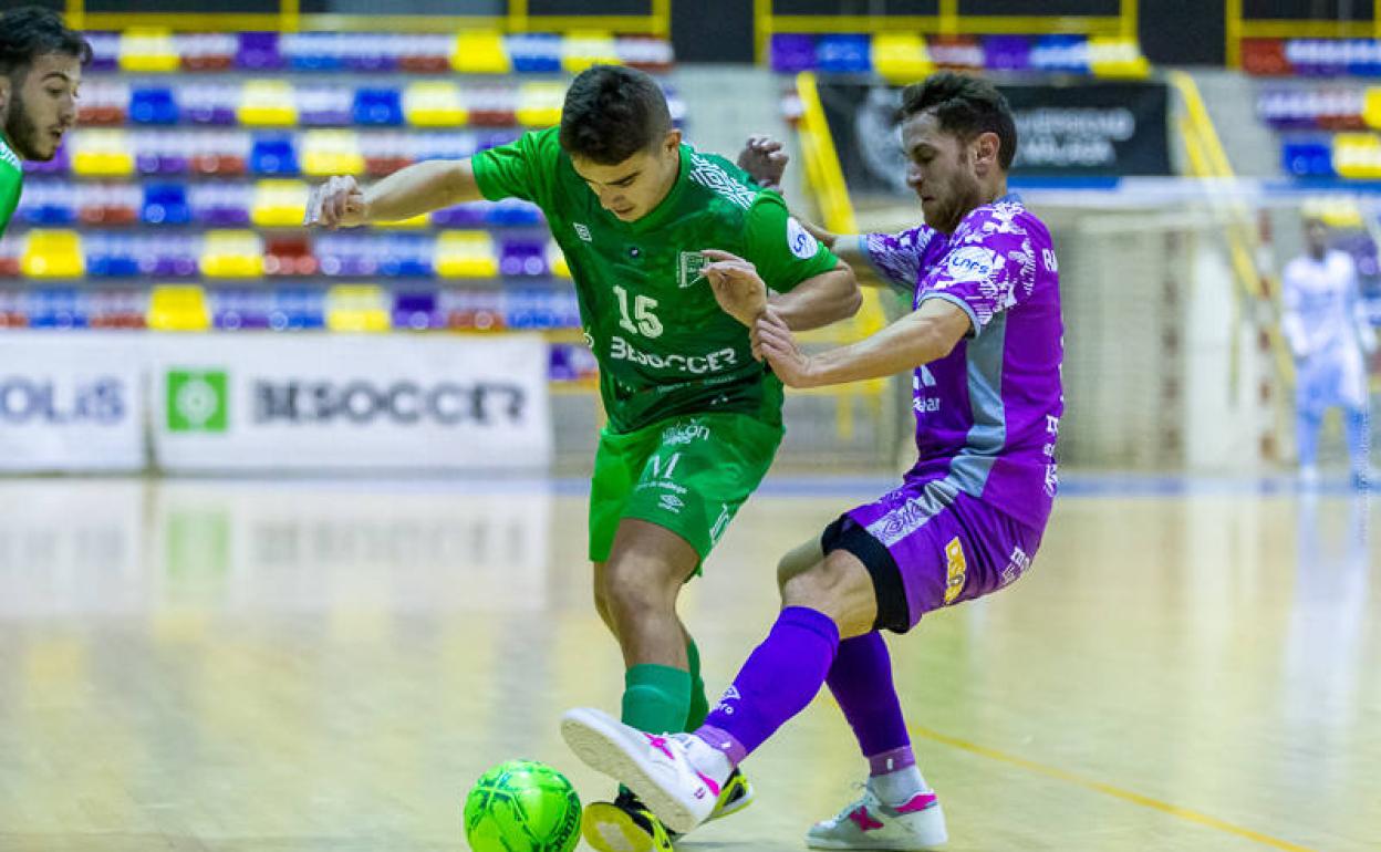 Pablo Muñoz, en un partido de Primera División ante el Jaén. 