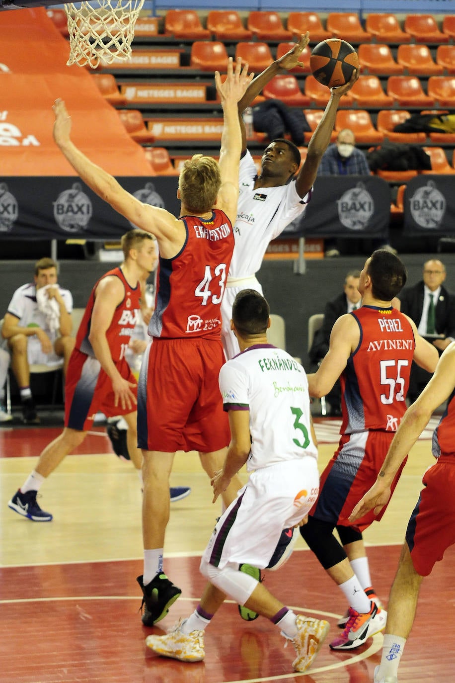 El Unicaja volvió a ser muy inferior a su rival, en esta ocasión el Manresa 