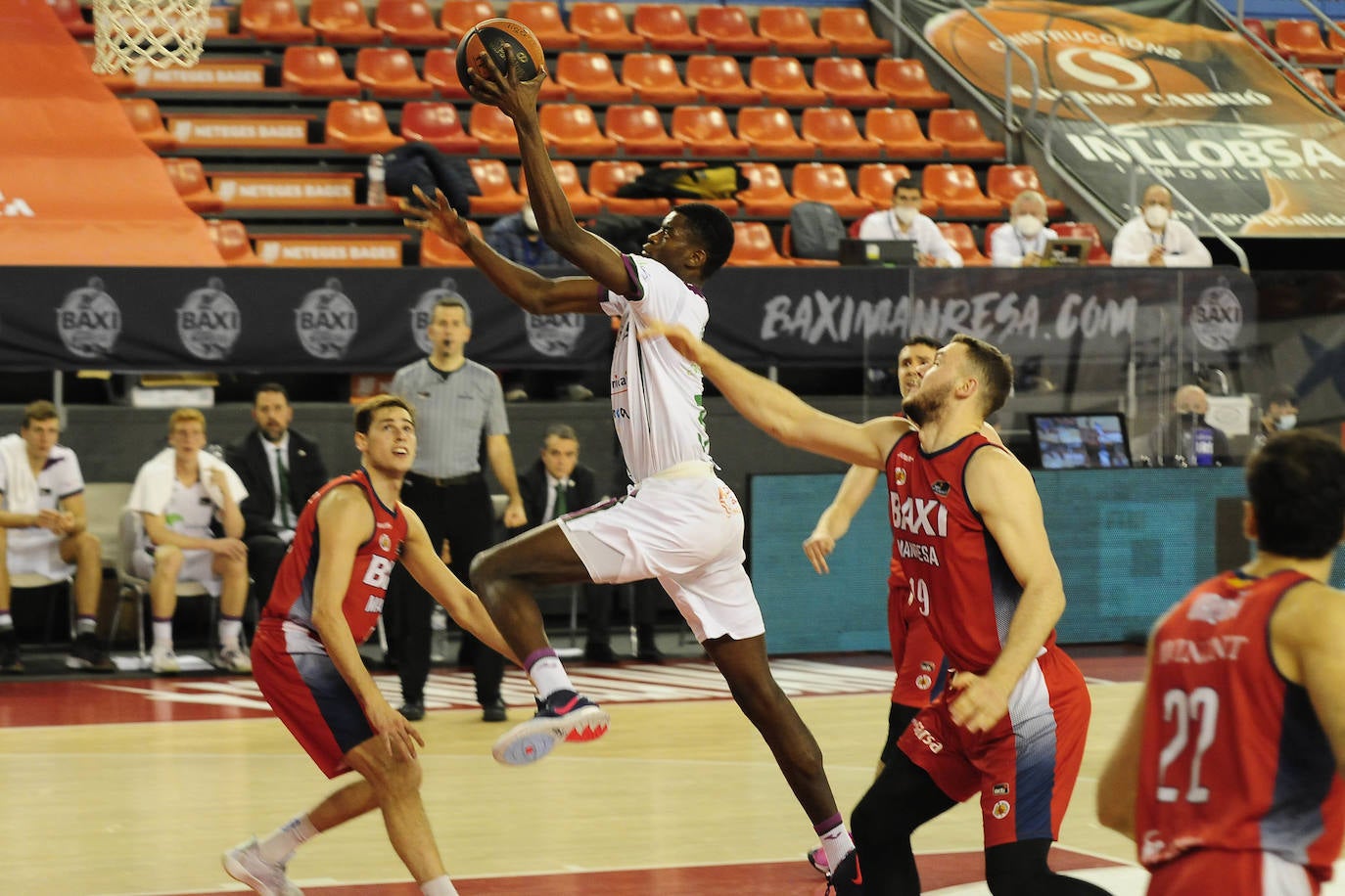 El Unicaja volvió a ser muy inferior a su rival, en esta ocasión el Manresa 