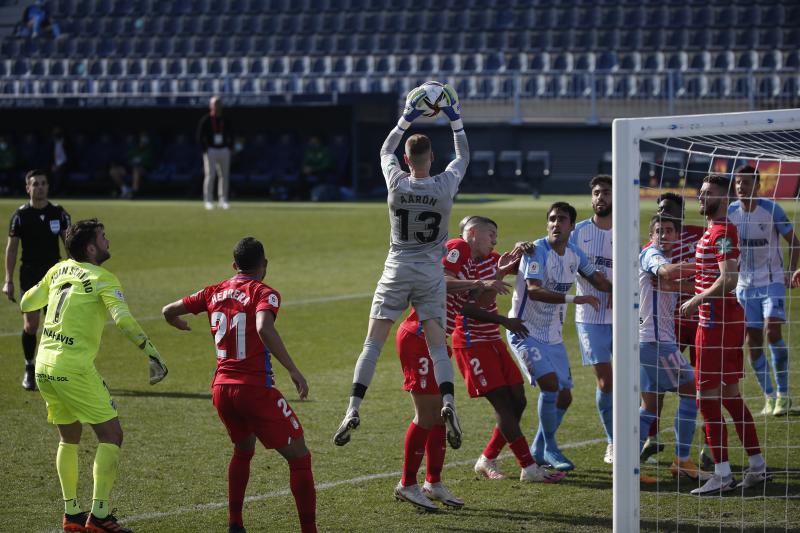 El Málaga reaccionó demasiado tarde ante el Granada (1-2)