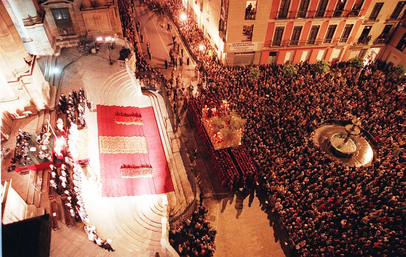 Vía crucis con motivo del Año Jubilar el 25 de marzo de 2000