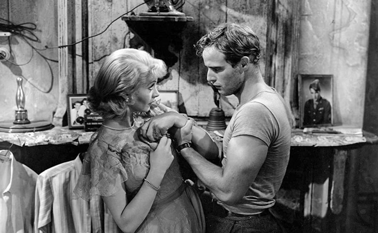 El duelo interpretativo de Leigh y Brando es uno de los más intensos que se recuerdan
