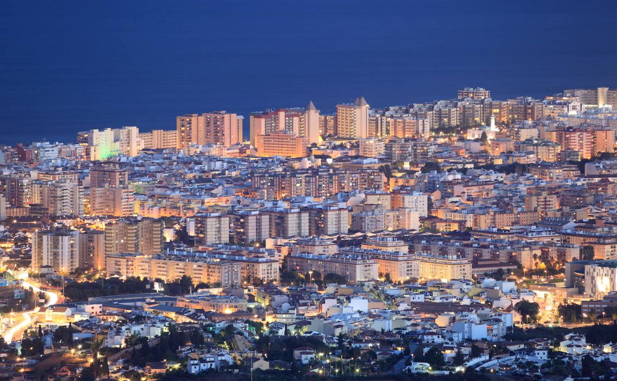 Vista nocturna de Fuengirola. 