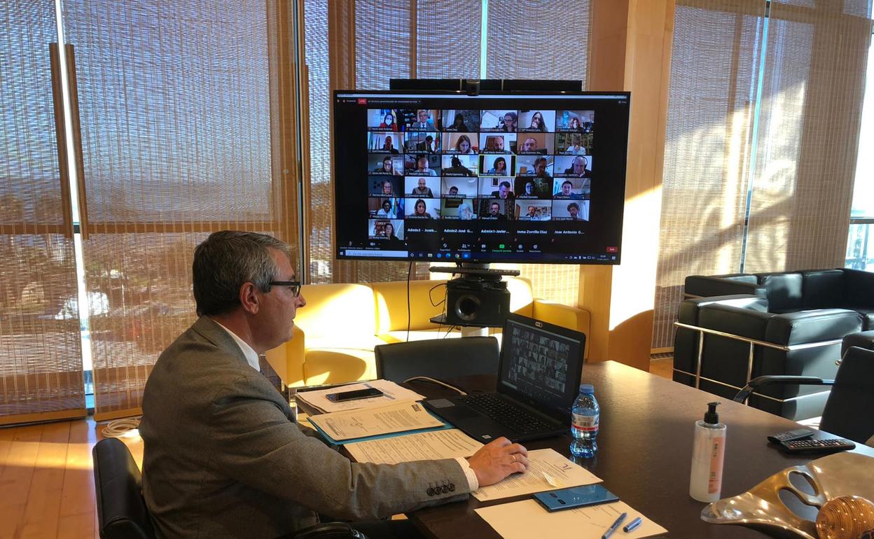 El presidente de la Diputación, Francisco Salado, durante el pleno telemático.