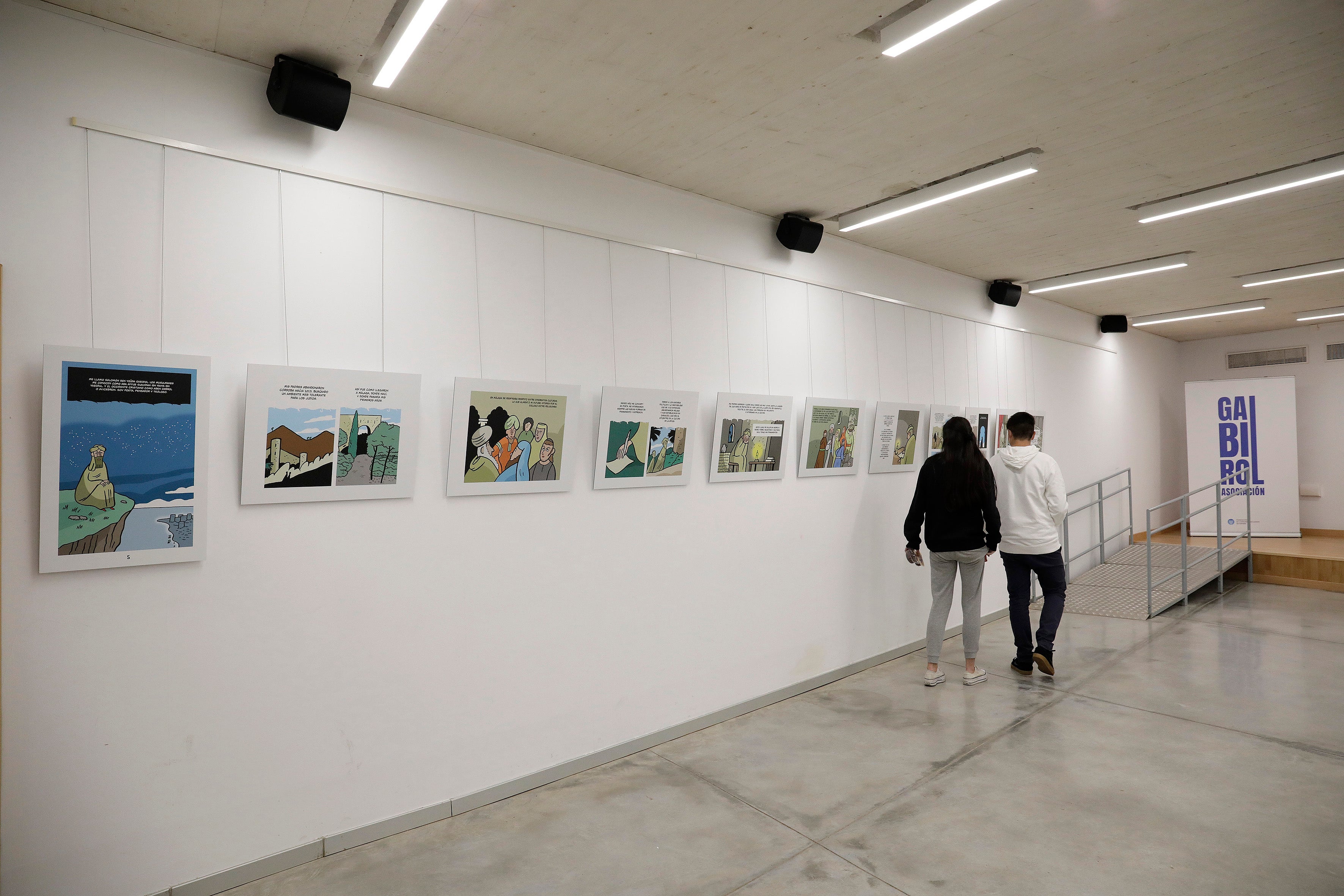 El poeta y filósofo del medievo protagoniza un volumen que rescata su azarosa vida al cumplir el milenario de su nacimiento en Málaga. Una exposición muestra los dibujos de Miguel B. Núñez para el tebeo