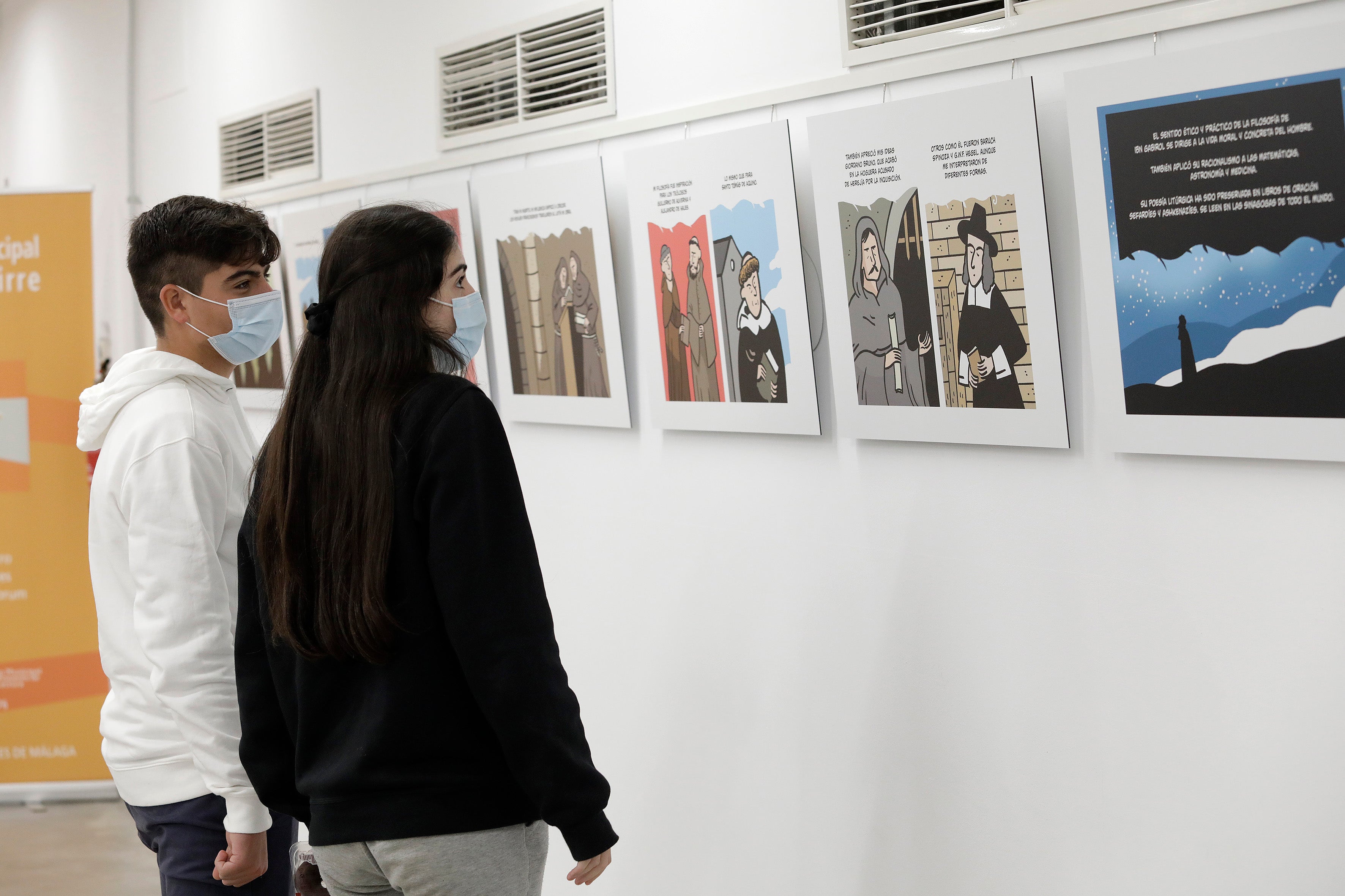 El poeta y filósofo del medievo protagoniza un volumen que rescata su azarosa vida al cumplir el milenario de su nacimiento en Málaga. Una exposición muestra los dibujos de Miguel B. Núñez para el tebeo