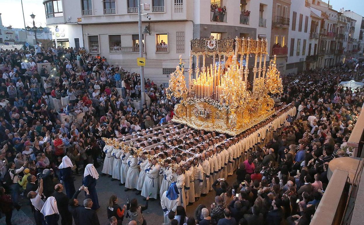 La Virgen de la Paloma, en su procesión del Miércoles Santo de 2018. 