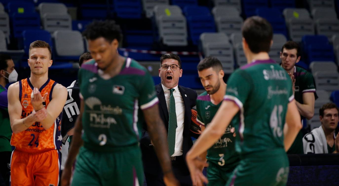 Derrota del Unicaja en casa ante el Valencia Basket. 
