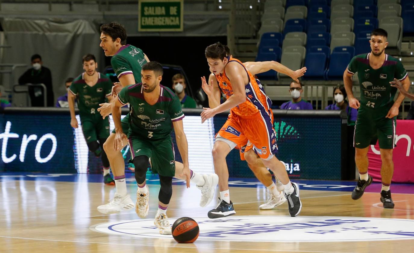 Derrota del Unicaja en casa ante el Valencia Basket. 