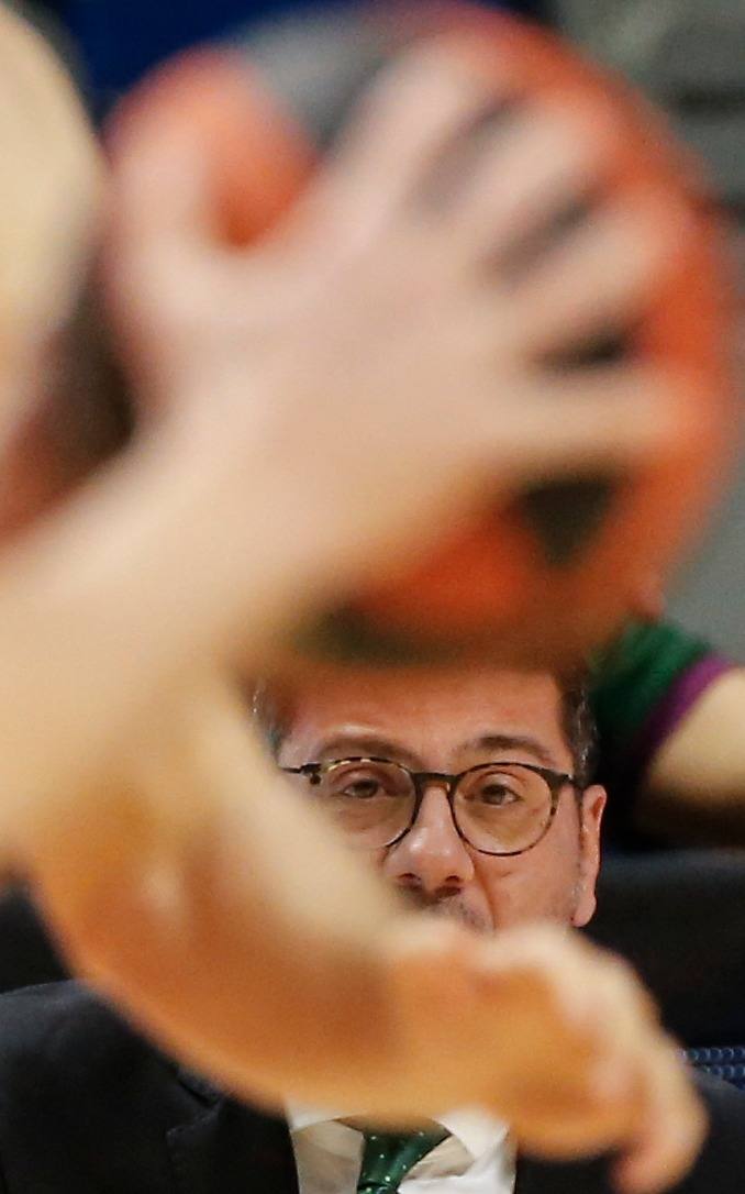 Derrota del Unicaja en casa ante el Valencia Basket. 