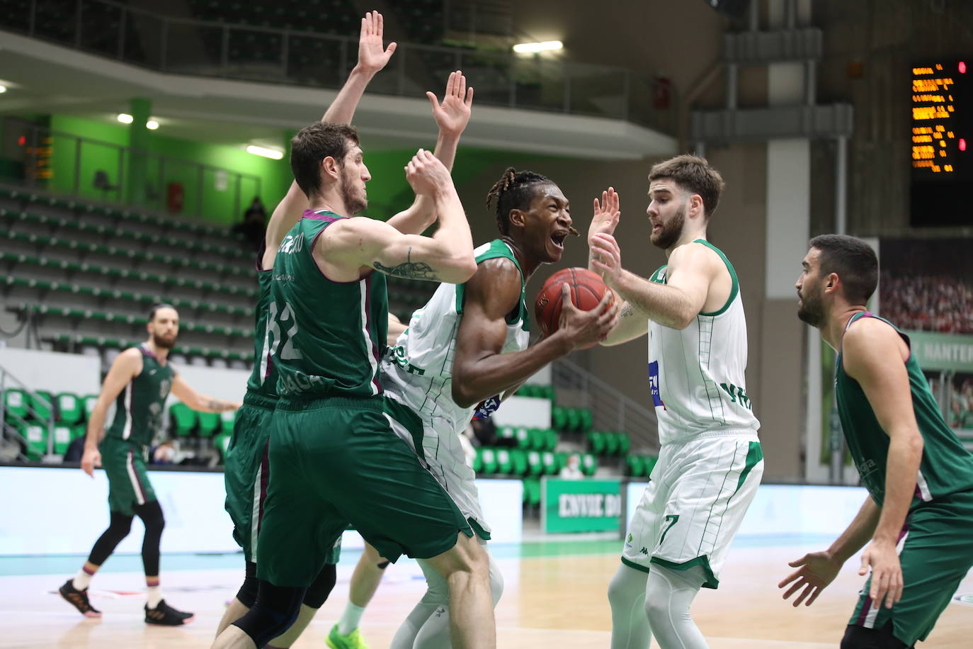 Fotos: La mejores imágenes del Nanterre-Unicaja