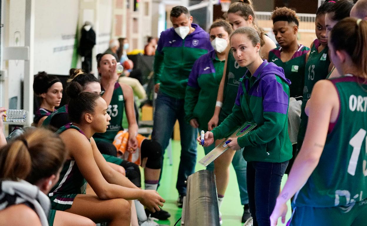 Lorena Aranda: «Creo que algunas jugadoras hasta lloraron el día del primer entrenamiento»