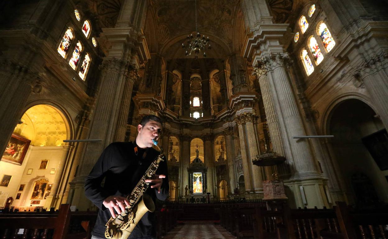 Ernesto Aurignac confía en poder presentar su 'Réquiem para ser amado' en la Catedral. 