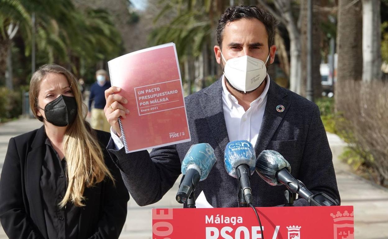 Daniel Pérez y Alicia Murillo, esta mañana durante su comparecencia ante los medios