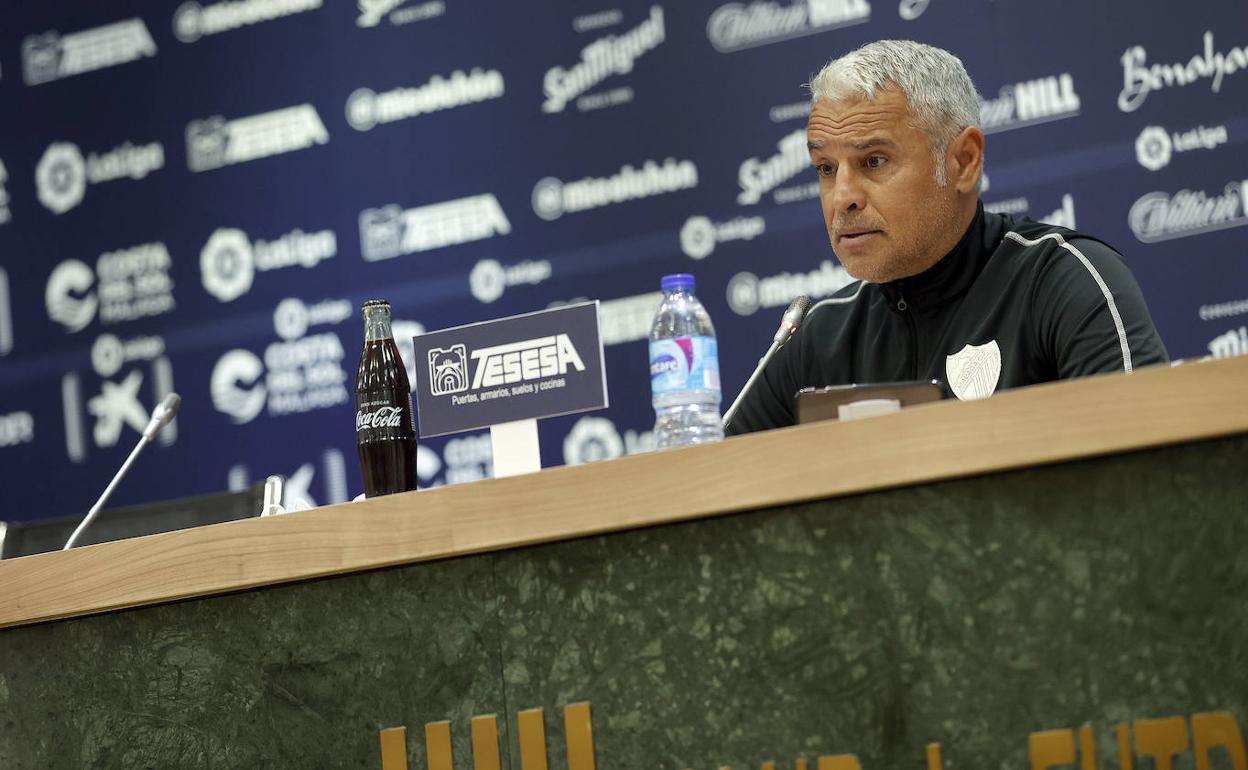 Sergio Pellicer, en rueda de prensa en la sala Juan Cortés de La Rosaleda. 