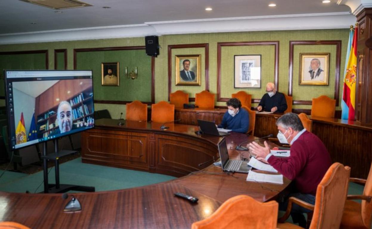 Reunión telemática entre el alcalde y responsables del Ministerio para la Transición Ecológica. 