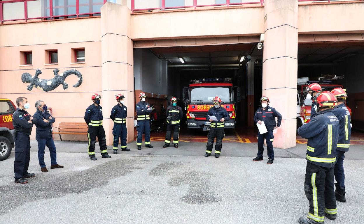 Los nuevos 15 efectivos del cuerpo de bomberos de marbella se incorporarán en marzo tras completar su periodo de formación | diario sur